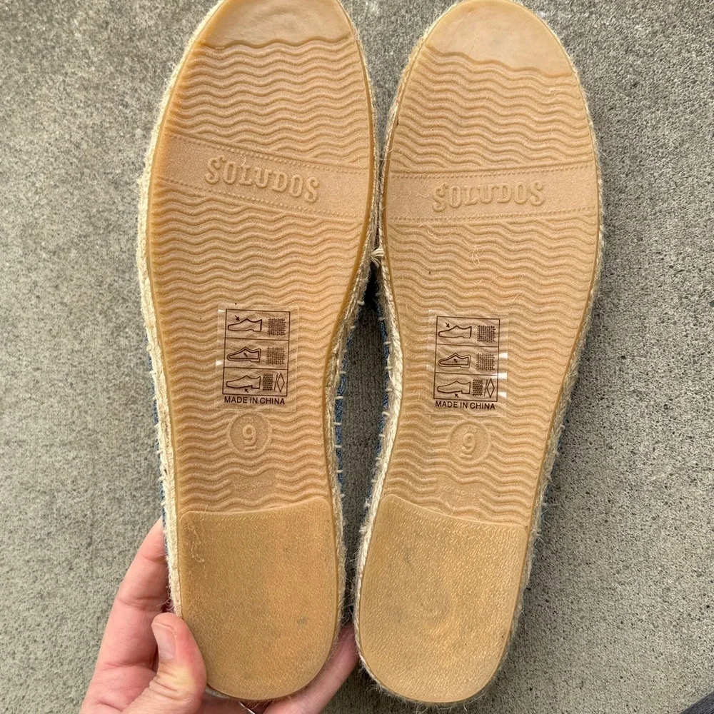 SOLUDOS Embroidered Pineapple Slip-on Espadrilles NWOB Size 9